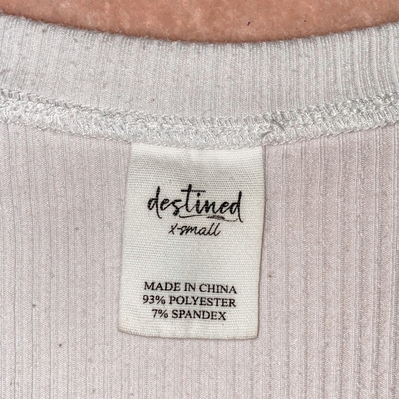 White Scoop Neck Shirt! 🤍 - Picture 4 of 4